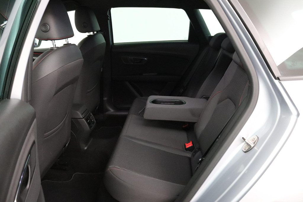 
SEAT León ST 1.5 TSI FR Business Intense (NAVIGATIE, PDC, NAVIGATIE, CARPLAY, CRUISE CONTROL, LED, NL-AUTO, GOED ONDERHOUDEN) vol									