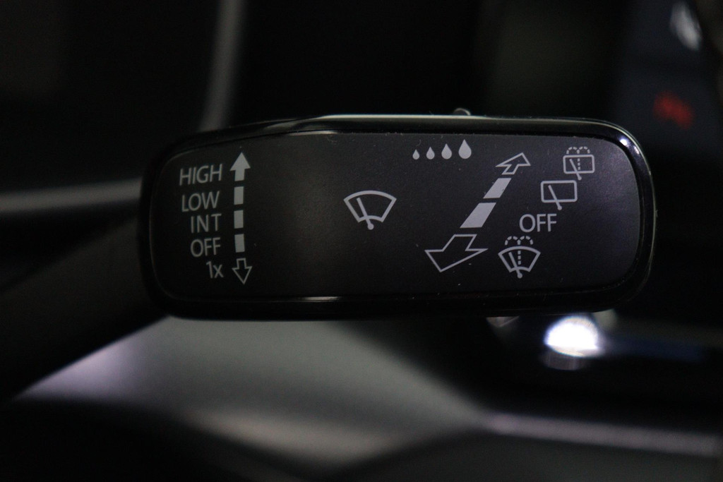 
SEAT Leon Sportstourer 1.0 TSI Style Business Intense (VIRTUAL, CAMERA, CARPLAY, ADAPTIVE CRUISE, 1e EIGENAAR, GOED ONDERHOUDEN) vol									