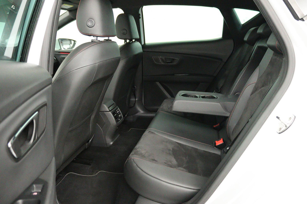 
SEAT Leon 1.5 TSI FR Business Intense (PANORAMADAK, PARKEERSENSOREN, TREKHAAK, CRUISE, NAVI, AUTOMAAT, NL-AUTO, GOED ONDERHOUDEN) vol									