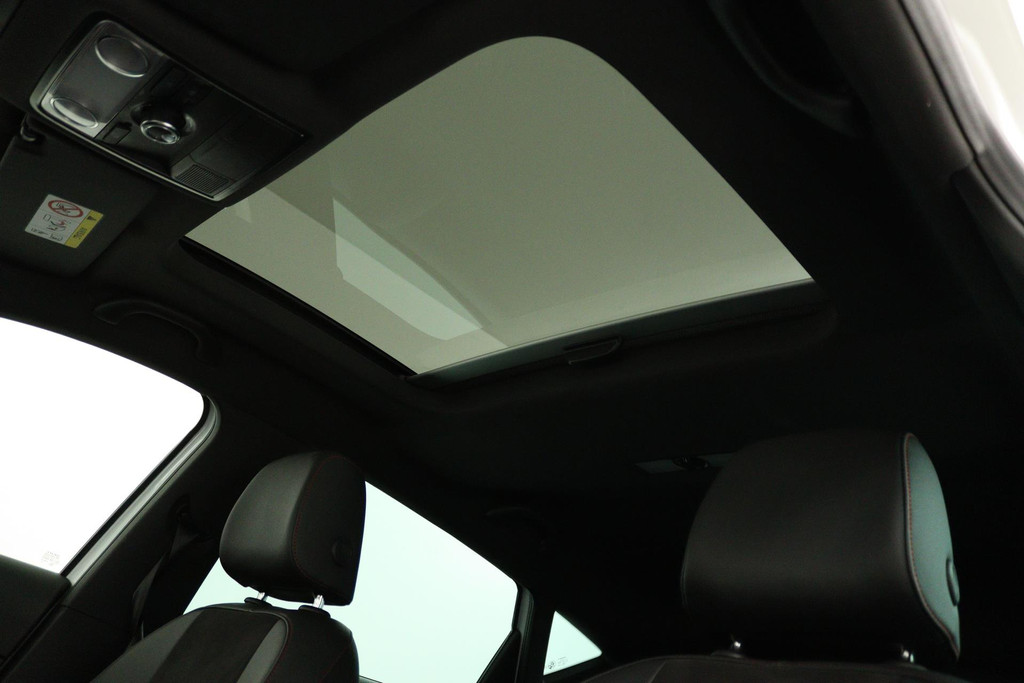 
SEAT Leon 1.5 TSI FR Business Intense (PANORAMADAK, PARKEERSENSOREN, TREKHAAK, CRUISE, NAVI, AUTOMAAT, NL-AUTO, GOED ONDERHOUDEN) vol									