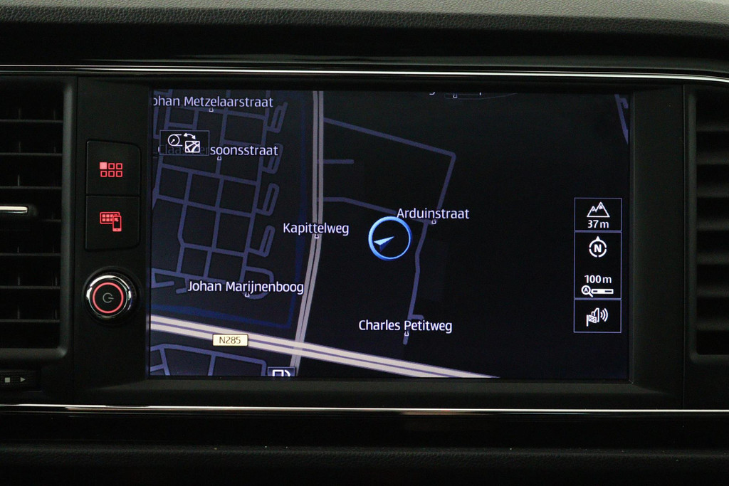 
SEAT Leon 1.5 TSI FR Business Intense (PANORAMADAK, PARKEERSENSOREN, TREKHAAK, CRUISE, NAVI, AUTOMAAT, NL-AUTO, GOED ONDERHOUDEN) vol									