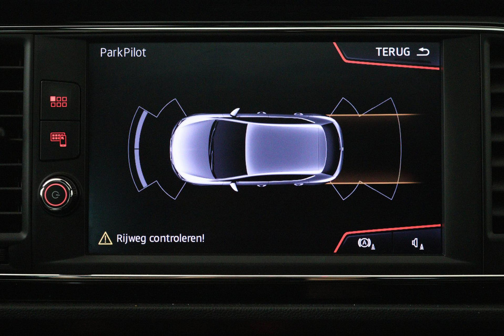 
SEAT Leon 1.5 TSI FR Business Intense (PANORAMADAK, PARKEERSENSOREN, TREKHAAK, CRUISE, NAVI, AUTOMAAT, NL-AUTO, GOED ONDERHOUDEN) vol									