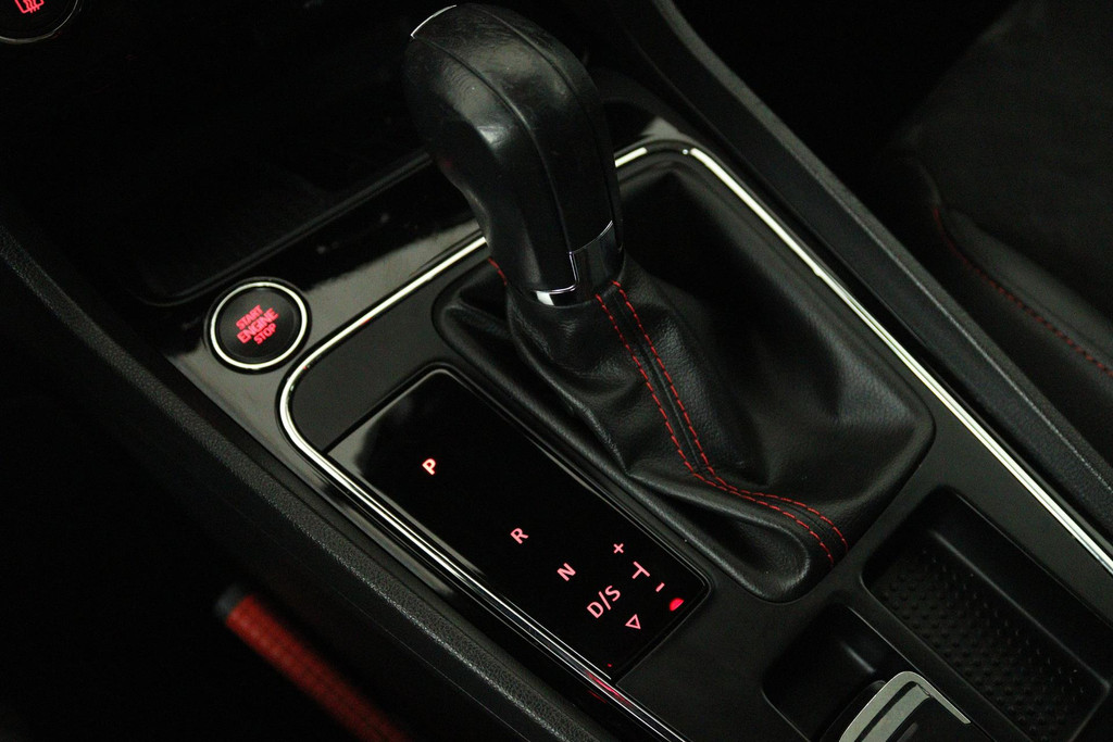 
SEAT Leon 1.5 TSI FR Business Intense (PANORAMADAK, PARKEERSENSOREN, TREKHAAK, CRUISE, NAVI, AUTOMAAT, NL-AUTO, GOED ONDERHOUDEN) vol									