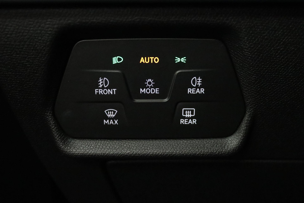 
SEAT Leon 1.5 eTSI FR Launch Edition (VIRTUAL, STUURVERWARMING, SFEERVERLICHTING, CAMERA, ADAPTIVE CRUISE, 1e EIGENAAR) vol									