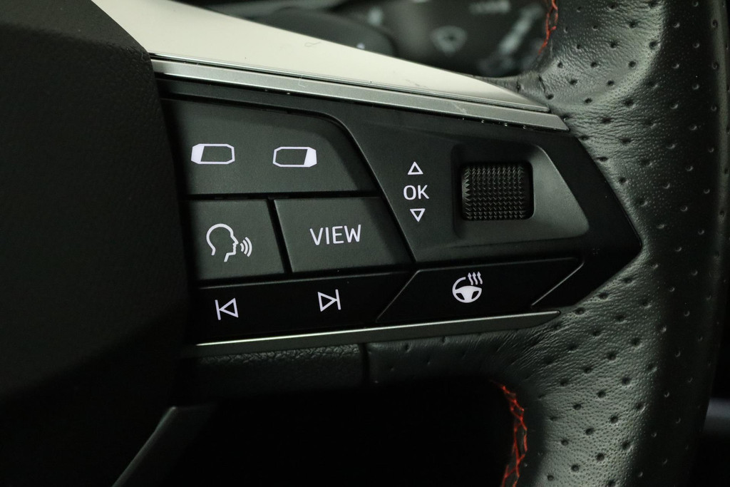 
SEAT Leon 1.5 eTSI FR Launch Edition (VIRTUAL, STUURVERWARMING, SFEERVERLICHTING, CAMERA, ADAPTIVE CRUISE, 1e EIGENAAR) vol									