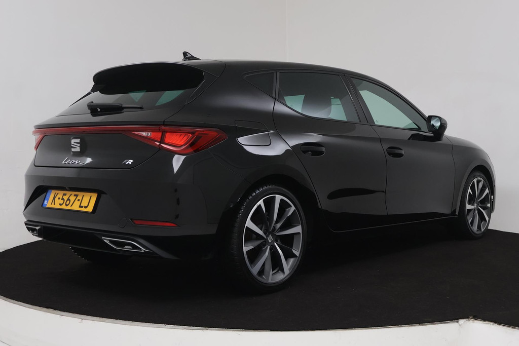 
SEAT Leon 1.5 eTSI FR Launch Edition (VIRTUAL, STUURVERWARMING, SFEERVERLICHTING, CAMERA, ADAPTIVE CRUISE, 1e EIGENAAR) vol									