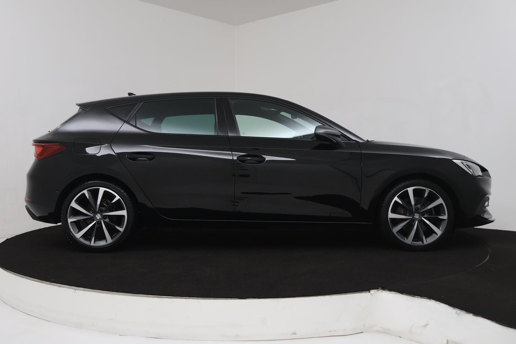 
SEAT Leon 1.5 eTSI FR Launch Edition (VIRTUAL, STUURVERWARMING, SFEERVERLICHTING, CAMERA, ADAPTIVE CRUISE, 1e EIGENAAR) vol									