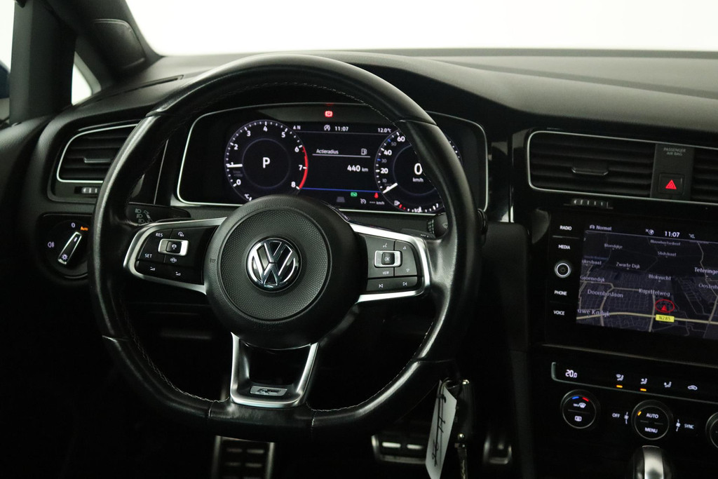 
Volkswagen Golf 1.5 TSI Highline Business R Automaat (PANORAMADAK, VIRTUAL, NAVIGATIE, PDC, ADAPTIVE, NL-AUTO, GOED ONDERHOUDEN) vol									