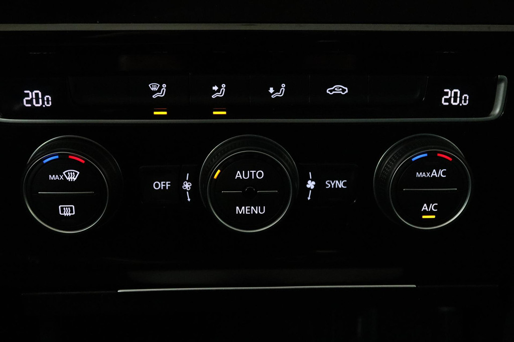 
Volkswagen Golf 1.5 TSI Highline Business R Automaat (PANORAMADAK, VIRTUAL, NAVIGATIE, PDC, ADAPTIVE, NL-AUTO, GOED ONDERHOUDEN) vol									