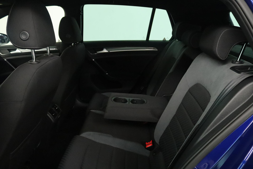 
Volkswagen Golf 1.5 TSI Highline Business R Automaat (PANORAMADAK, VIRTUAL, NAVIGATIE, PDC, ADAPTIVE, NL-AUTO, GOED ONDERHOUDEN) vol									