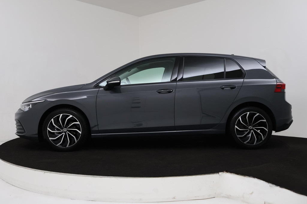 
Volkswagen Golf 1.0 eTSI Life Business (PARKEERSENSOREN, NAVI, CARPLAY, ACHTERUITRIJCAMERA, STOELMASSAGE, SFEERVERLICHTING) vol									