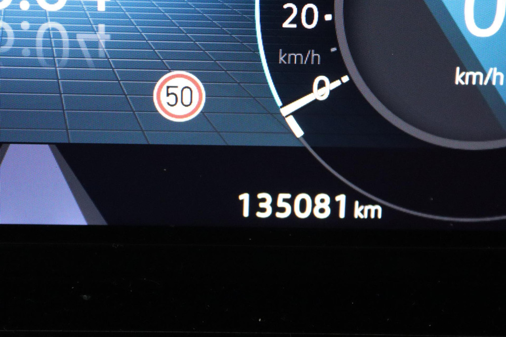 
Volkswagen Golf 1.0 eTSI Life Business (PARKEERSENSOREN, NAVI, CARPLAY, ACHTERUITRIJCAMERA, STOELMASSAGE, SFEERVERLICHTING) vol									