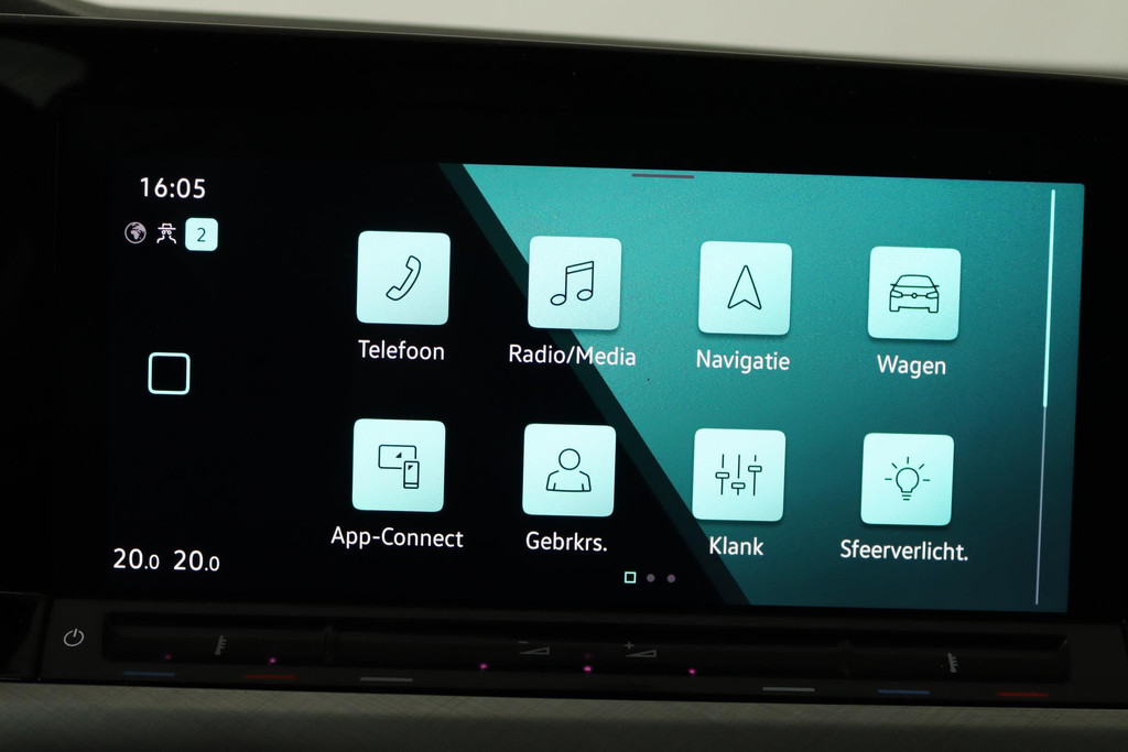 
Volkswagen Golf 1.0 eTSI Life Business (PARKEERSENSOREN, NAVI, CARPLAY, ACHTERUITRIJCAMERA, STOELMASSAGE, SFEERVERLICHTING) vol									