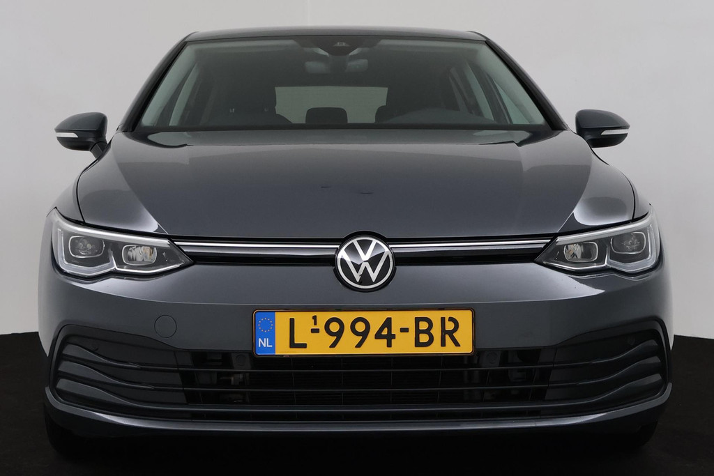 
Volkswagen Golf 1.0 eTSI Life Business (PARKEERSENSOREN, NAVI, CARPLAY, ACHTERUITRIJCAMERA, STOELMASSAGE, SFEERVERLICHTING) vol									