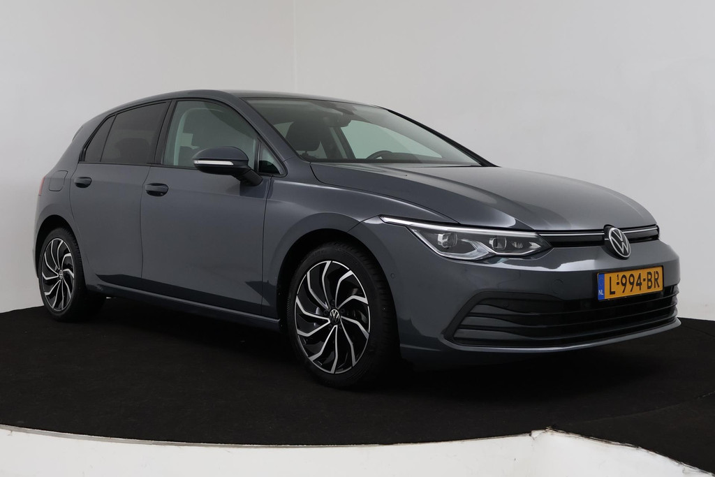 
Volkswagen Golf 1.0 eTSI Life Business (PARKEERSENSOREN, NAVI, CARPLAY, ACHTERUITRIJCAMERA, STOELMASSAGE, SFEERVERLICHTING) vol									