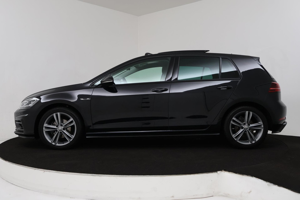 
Volkswagen Golf 1.0 TSI Highline (PANORAMADAK, PARKEERSENSOREN, NAVIGATIE, CARPLAY, STOELVERWARMING, GOED ONDEROUDEN) vol									