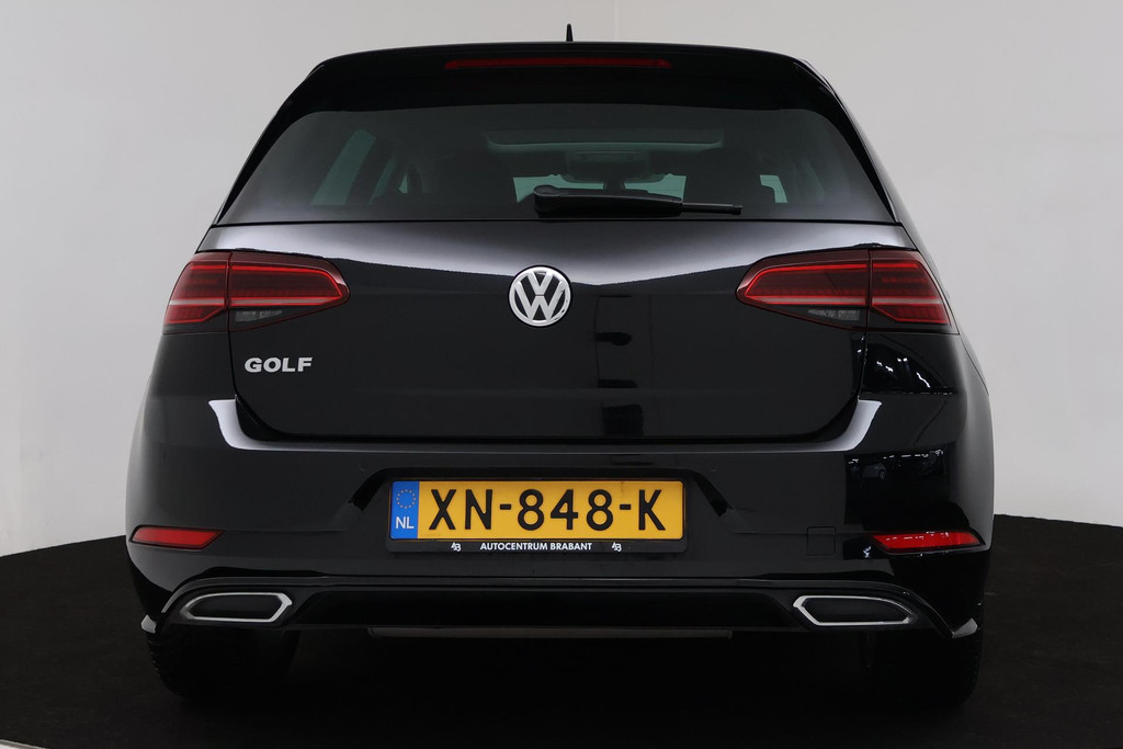 
Volkswagen Golf 1.0 TSI Highline (PANORAMADAK, PARKEERSENSOREN, NAVIGATIE, CARPLAY, STOELVERWARMING, GOED ONDEROUDEN) vol									