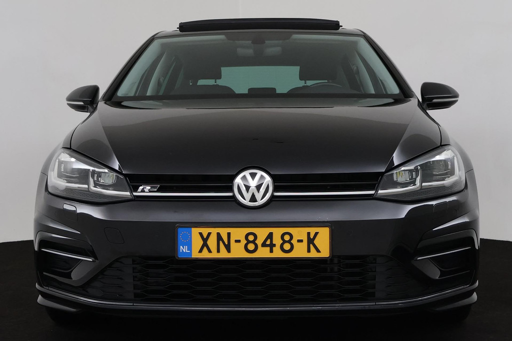 
Volkswagen Golf 1.0 TSI Highline (PANORAMADAK, PARKEERSENSOREN, NAVIGATIE, CARPLAY, STOELVERWARMING, GOED ONDEROUDEN) vol									