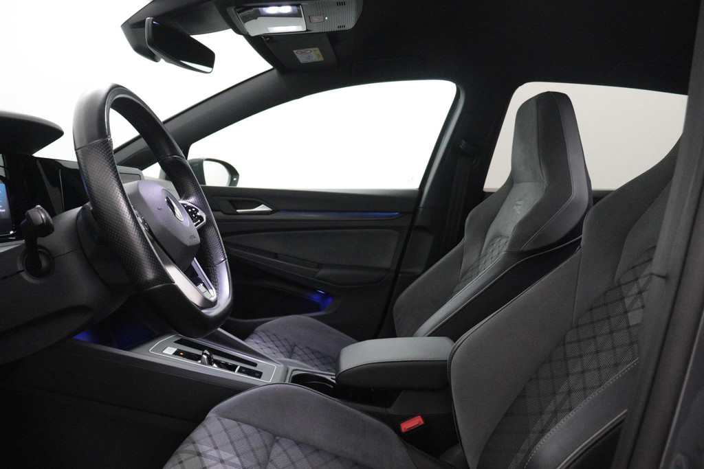 
Volkswagen Golf 1.5 eTSI R-Line (Goed OnderH, Navi, Carplay, Camera, Kuipstoelen, PDC V+A, Adapt Cruise Con, Digitale Teller, Etc) vol									