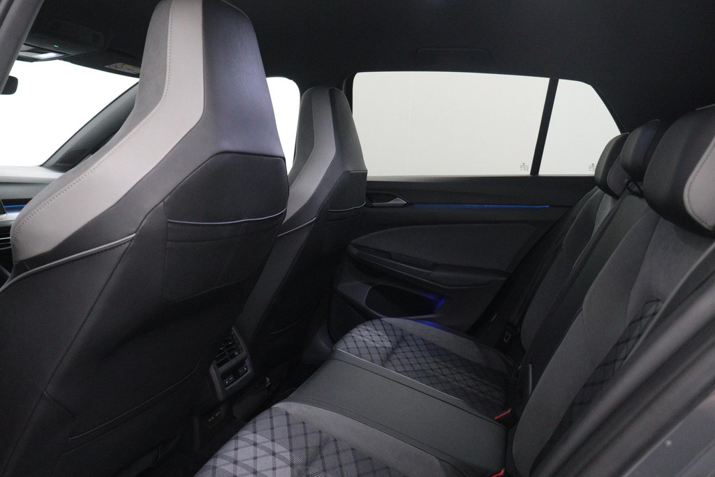 
Volkswagen Golf 1.5 eTSI R-Line (Goed OnderH, Navi, Carplay, Camera, Kuipstoelen, PDC V+A, Adapt Cruise Con, Digitale Teller, Etc) vol									