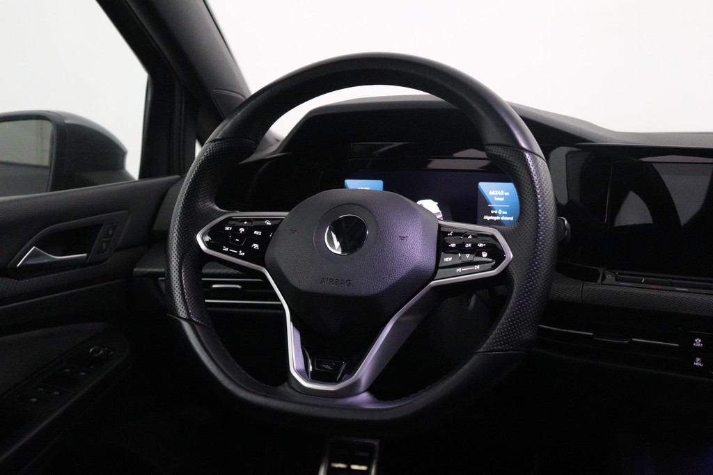 
Volkswagen Golf 1.5 eTSI R-Line (Goed OnderH, Navi, Carplay, Camera, Kuipstoelen, PDC V+A, Adapt Cruise Con, Digitale Teller, Etc) vol									