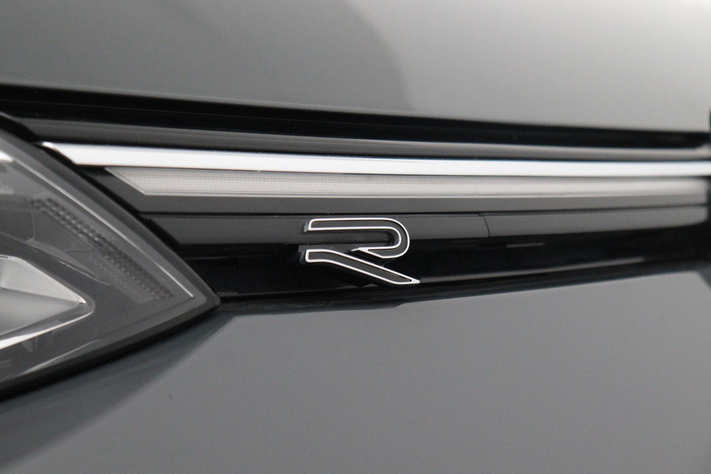 
Volkswagen Golf 1.5 eTSI R-Line (Goed OnderH, Navi, Carplay, Camera, Kuipstoelen, PDC V+A, Adapt Cruise Con, Digitale Teller, Etc) vol									