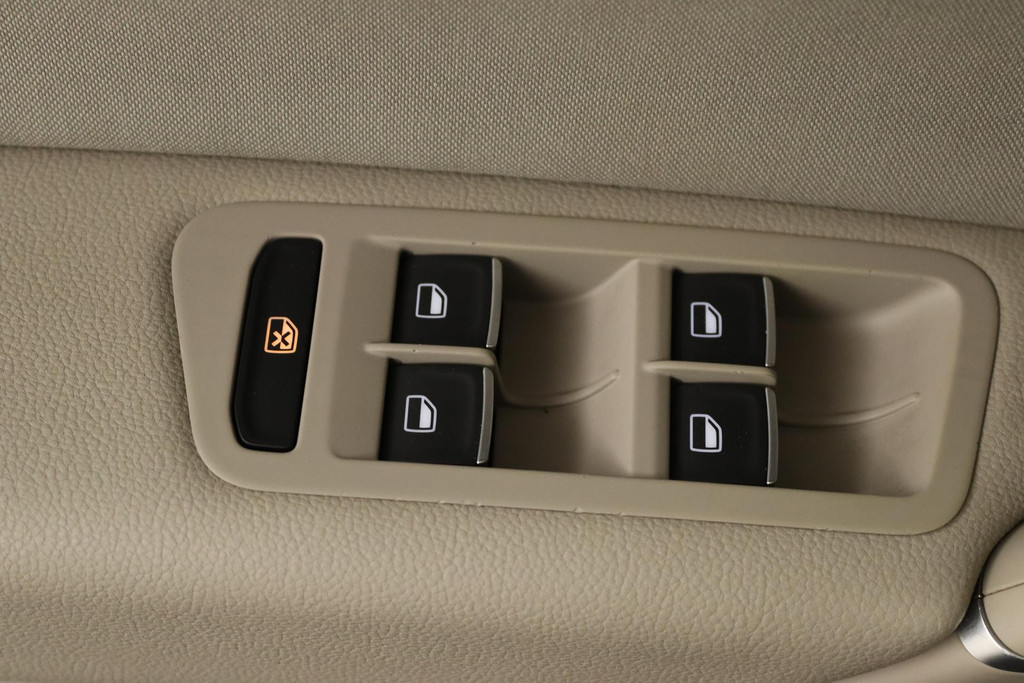 
Volkswagen Golf Sportsvan 1.4 TSI Highline (CRUISE CONTROL, NAVIGATIE, CARPLAY, BLUETOOTH, NL-AUTO) vol									