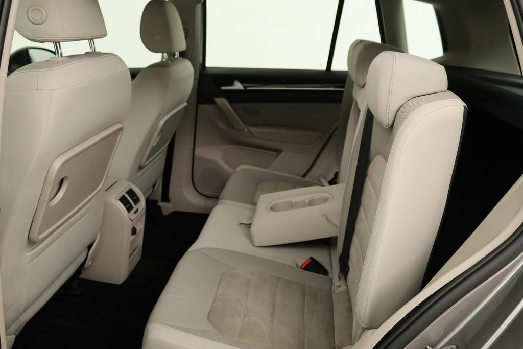 
Volkswagen Golf Sportsvan 1.4 TSI Highline (CRUISE CONTROL, NAVIGATIE, CARPLAY, BLUETOOTH, NL-AUTO) vol									