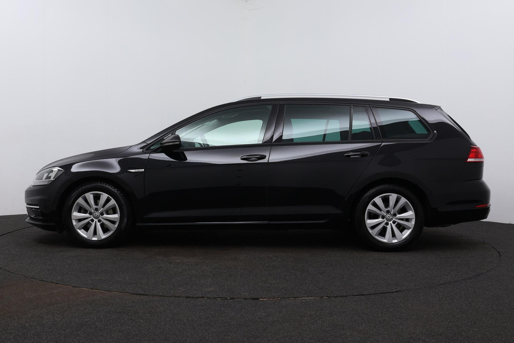 
Volkswagen GOLF Variant 1.5 TSI Comfortline (NAVIGATIE, CAMERA, STOELVERWARMING, PARKEERSENSOREN, CARPLAY, GOED ONDERHOUDEN) vol									