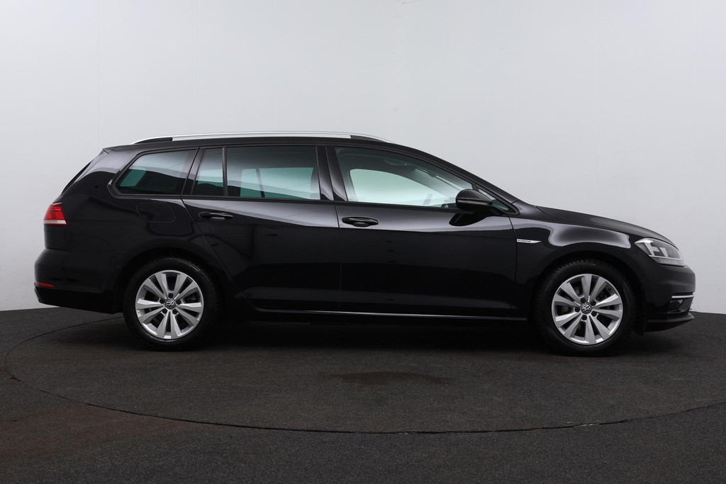 
Volkswagen GOLF Variant 1.5 TSI Comfortline (NAVIGATIE, CAMERA, STOELVERWARMING, PARKEERSENSOREN, CARPLAY, GOED ONDERHOUDEN) vol									