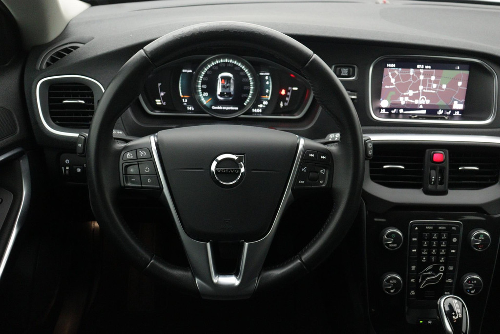 
Volvo V40 1.5 T2 Polar+ Automaat (NAVIGATIE, ACHTERUITRIJCAMERA, STOELVERWARMING, 1e EIGENAAR, GOED ONDERHOUDEN) vol									