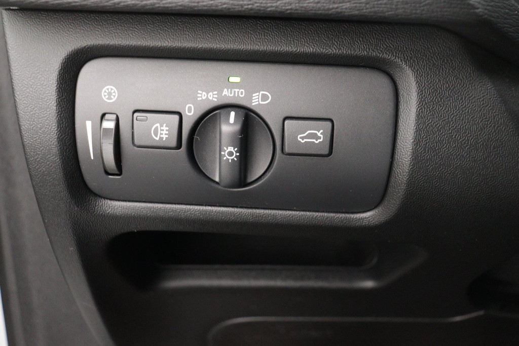 
Volvo V40 1.5 T2 Polar+ Automaat (NAVIGATIE, ACHTERUITRIJCAMERA, STOELVERWARMING, 1e EIGENAAR, GOED ONDERHOUDEN) vol									