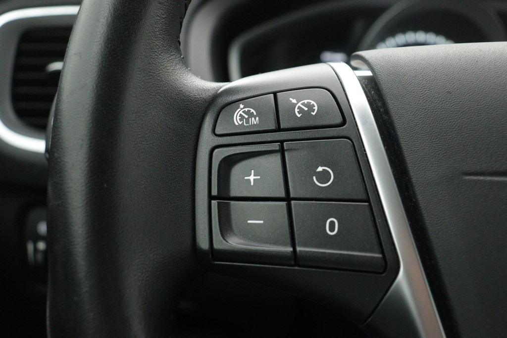 
Volvo V40 1.5 T2 Polar+ Automaat (NAVIGATIE, ACHTERUITRIJCAMERA, STOELVERWARMING, 1e EIGENAAR, GOED ONDERHOUDEN) vol									