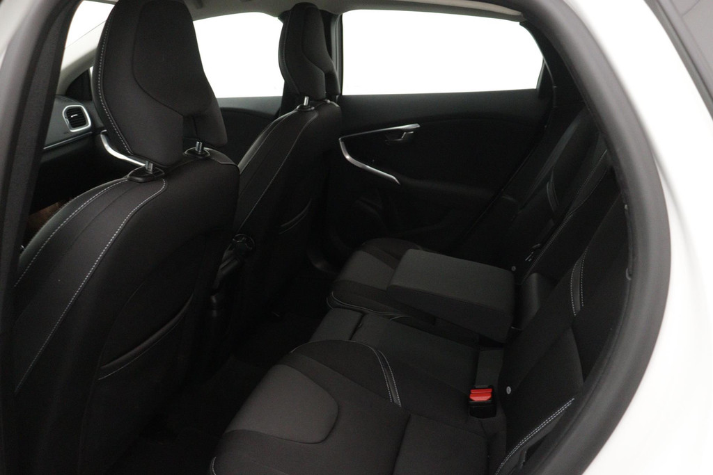 
Volvo V40 1.5 T2 Polar+ Automaat (NAVIGATIE, ACHTERUITRIJCAMERA, STOELVERWARMING, 1e EIGENAAR, GOED ONDERHOUDEN) vol									