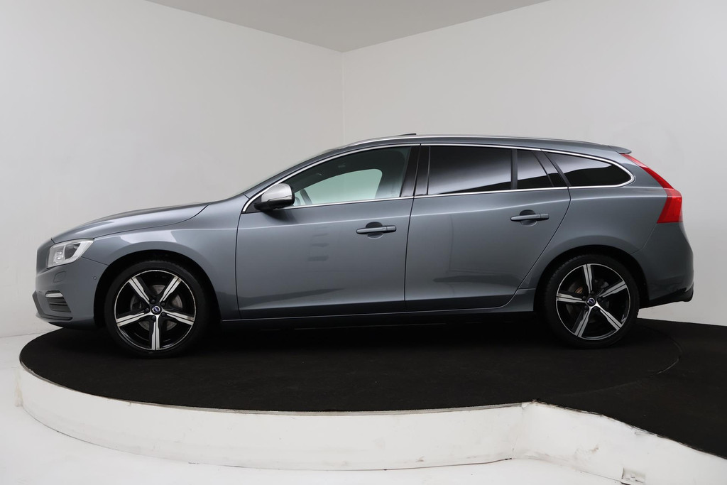 
Volvo V60 2.0 T4 Business Sport (PANORAMADAK, STOELVERWARMING, CAMERA, LEER, PARKEERSENSOREN, NL-AUTO, GOED ONDERHOUDEN) vol									