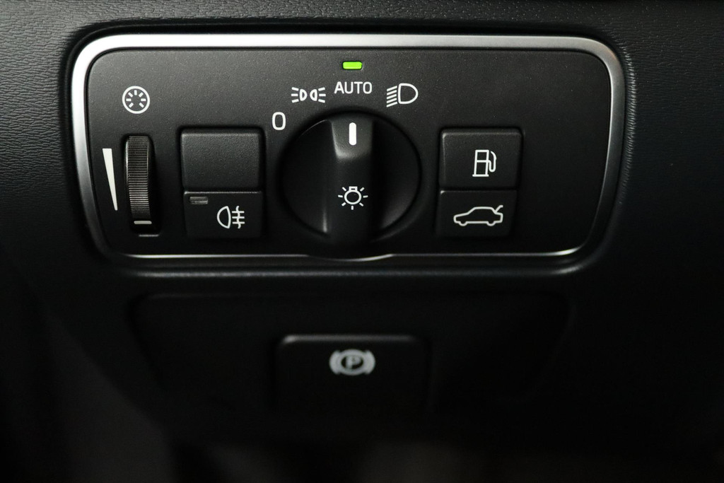 
Volvo V60 2.0 T4 Business Sport (PANORAMADAK, STOELVERWARMING, CAMERA, LEER, PARKEERSENSOREN, NL-AUTO, GOED ONDERHOUDEN) vol									