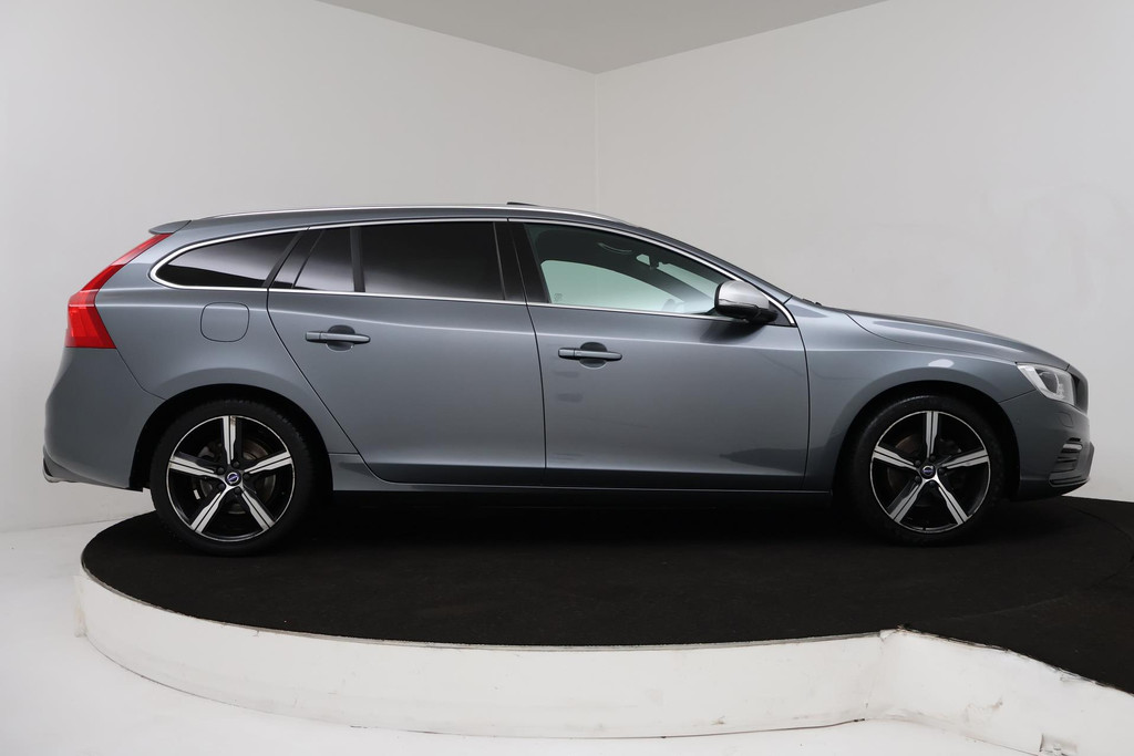 
Volvo V60 2.0 T4 Business Sport (PANORAMADAK, STOELVERWARMING, CAMERA, LEER, PARKEERSENSOREN, NL-AUTO, GOED ONDERHOUDEN) vol									