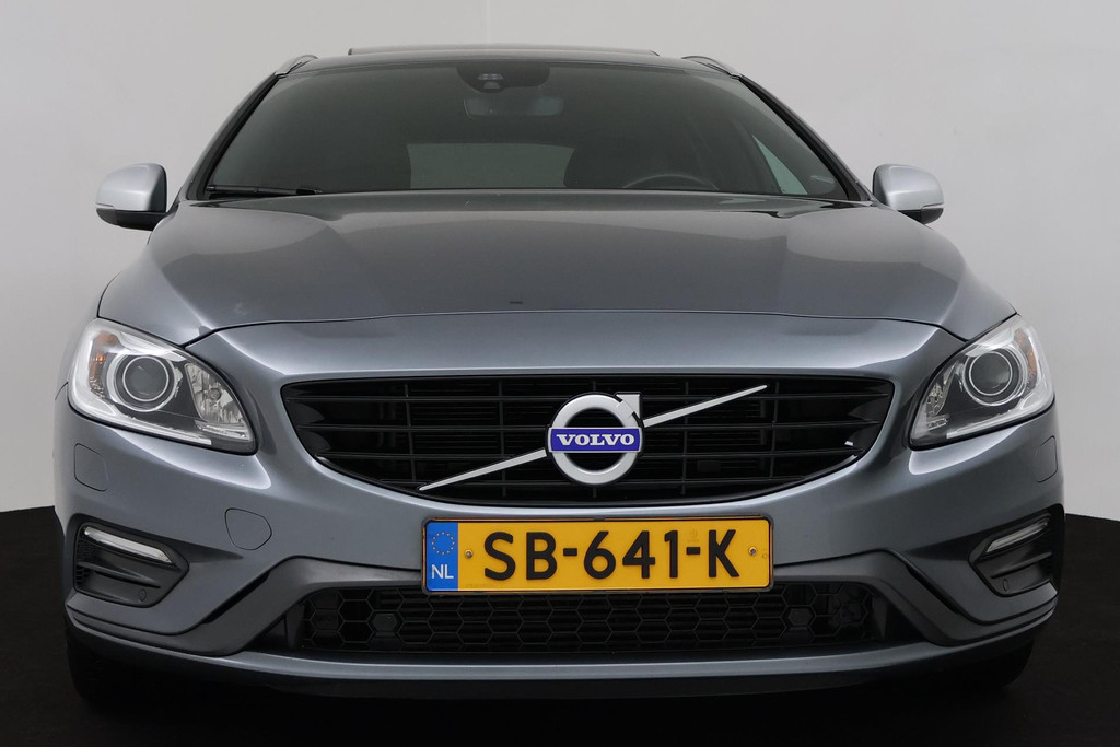 
Volvo V60 2.0 T4 Business Sport (PANORAMADAK, STOELVERWARMING, CAMERA, LEER, PARKEERSENSOREN, NL-AUTO, GOED ONDERHOUDEN) vol									