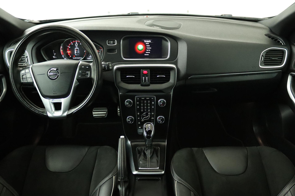 
Volvo V40 1.5 T3 Polar+ Sport (ACHTERUITRIJCAMERA, STOELVERWARMING, NAVI, CRUISE, PARKEERSENSOREN, AUTOMAAT, GOED ONDERHOUDEN) vol									