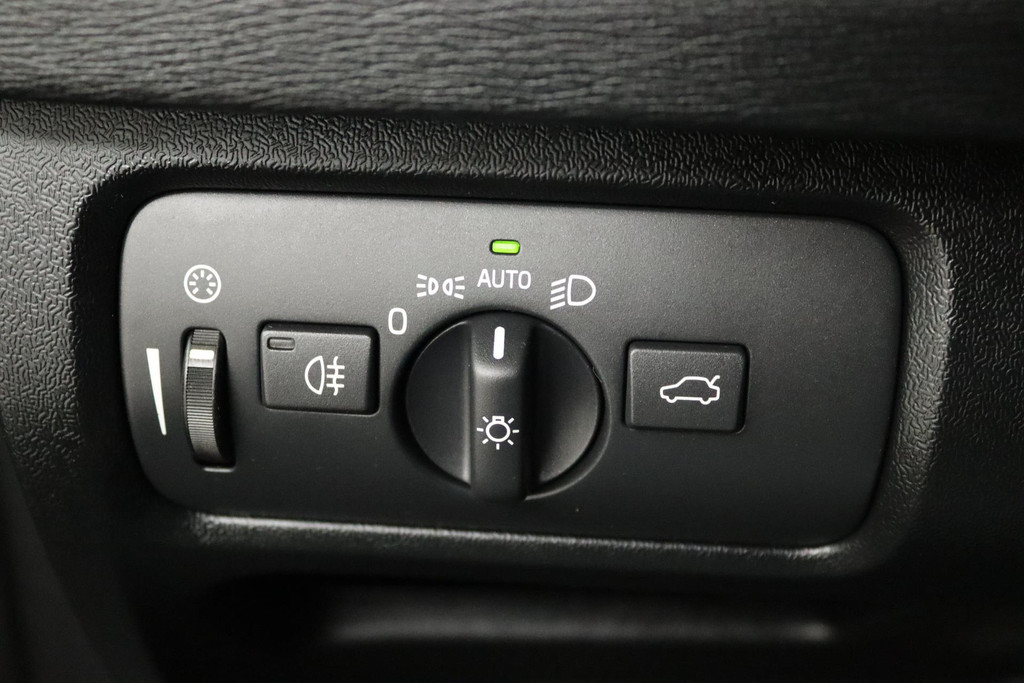 
Volvo V40 1.5 T3 Polar+ Sport (ACHTERUITRIJCAMERA, STOELVERWARMING, NAVI, CRUISE, PARKEERSENSOREN, AUTOMAAT, GOED ONDERHOUDEN) vol									