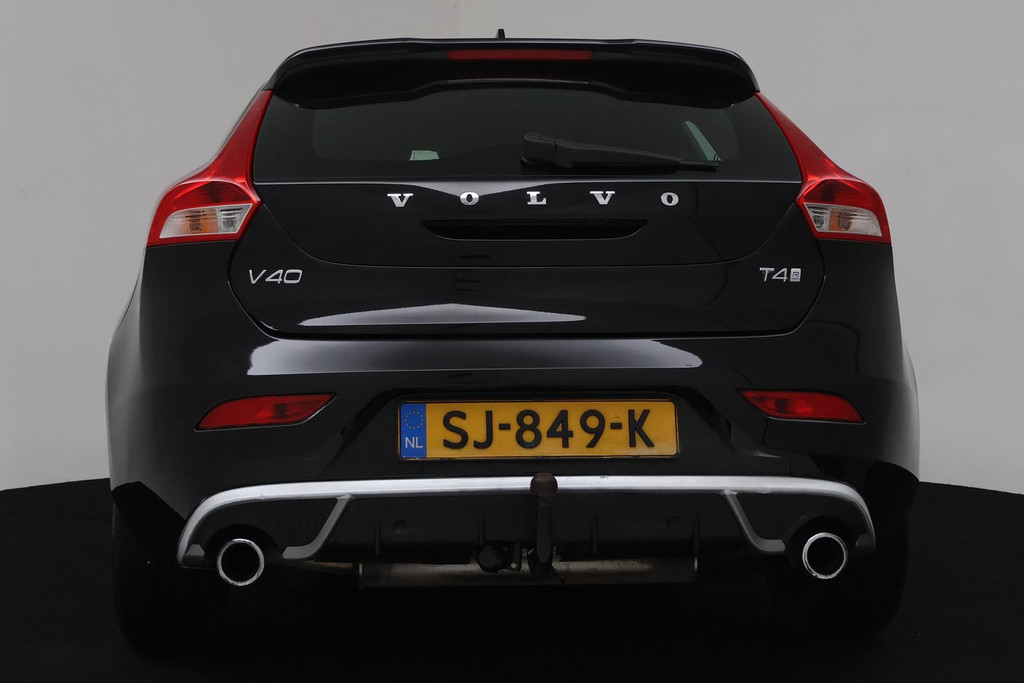 
Volvo V40 2.0 T4 Business Sport Automaat (TREKHAAK, NAVIGATIE, STOELVERWARMING, CRUISE CONTROL, NL-AUTO) vol									