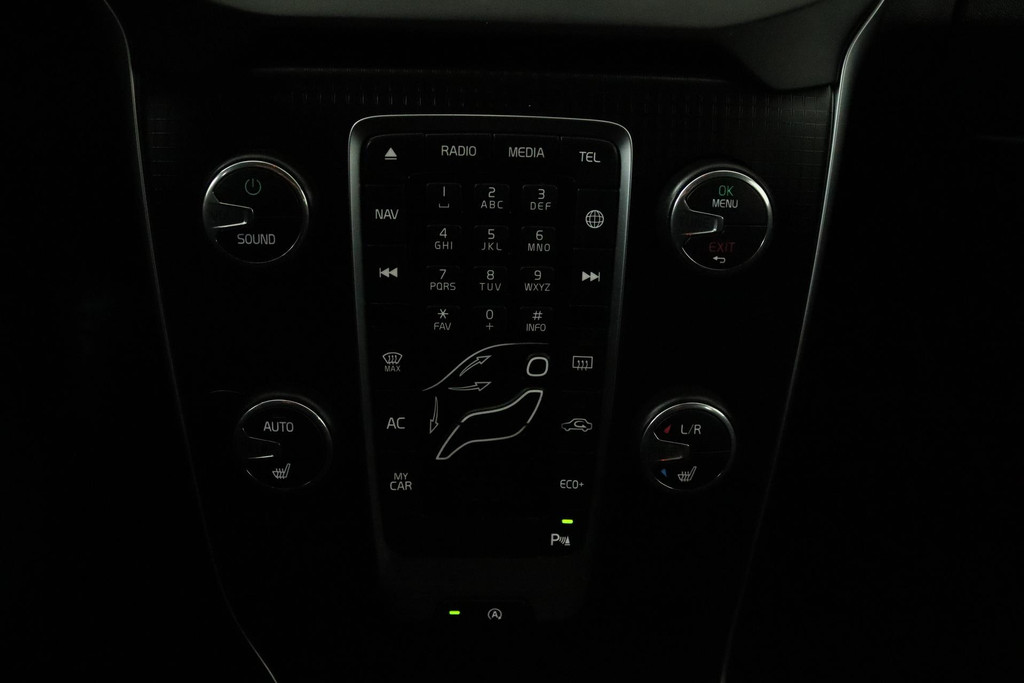 
Volvo V40 2.0 T4 Business Sport Automaat (TREKHAAK, NAVIGATIE, STOELVERWARMING, CRUISE CONTROL, NL-AUTO) vol									