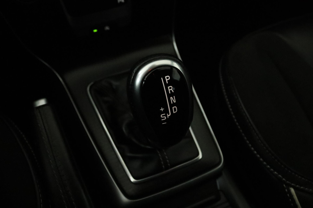 
Volvo V40 2.0 T4 Business Sport Automaat (TREKHAAK, NAVIGATIE, STOELVERWARMING, CRUISE CONTROL, NL-AUTO) vol									