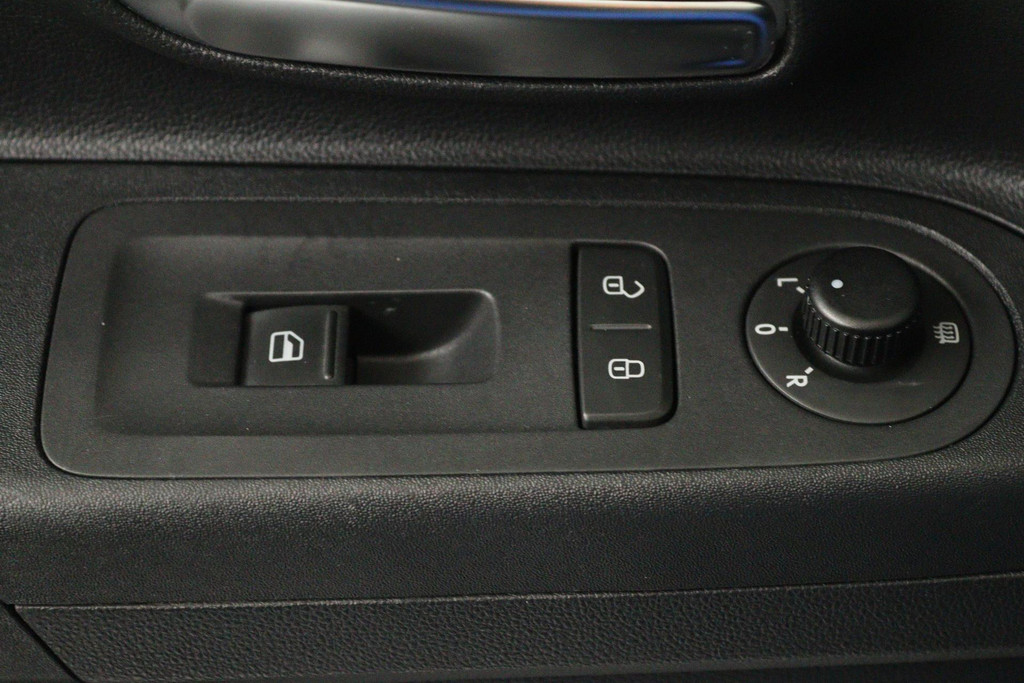 
Volkswagen up! 1.0 cross up! BlueMotion (STOELVERWARMING, NAVIGATIE, PARKEERSENSOREN, CRUISE CONTROL, MULTIMEDIA) vol									