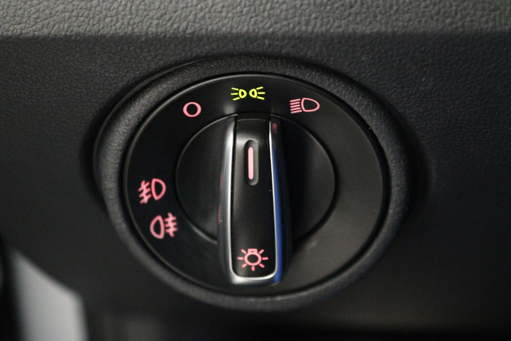 
Volkswagen up! 1.0 cross up! BlueMotion (STOELVERWARMING, NAVIGATIE, PARKEERSENSOREN, CRUISE CONTROL, MULTIMEDIA) vol									