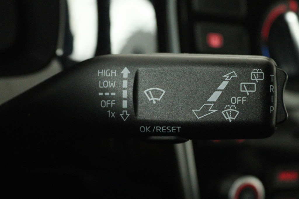 
Volkswagen up! 1.0 cross up! BlueMotion (STOELVERWARMING, NAVIGATIE, PARKEERSENSOREN, CRUISE CONTROL, MULTIMEDIA) vol									