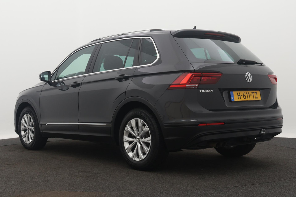 
Volkswagen Tiguan 1.5 TSI ACT Comfortline Business(NL-Auto, Dealerondh, 1e eig, PANO, ADD CC, TREKH, Stoelverwij ENZ) vol									