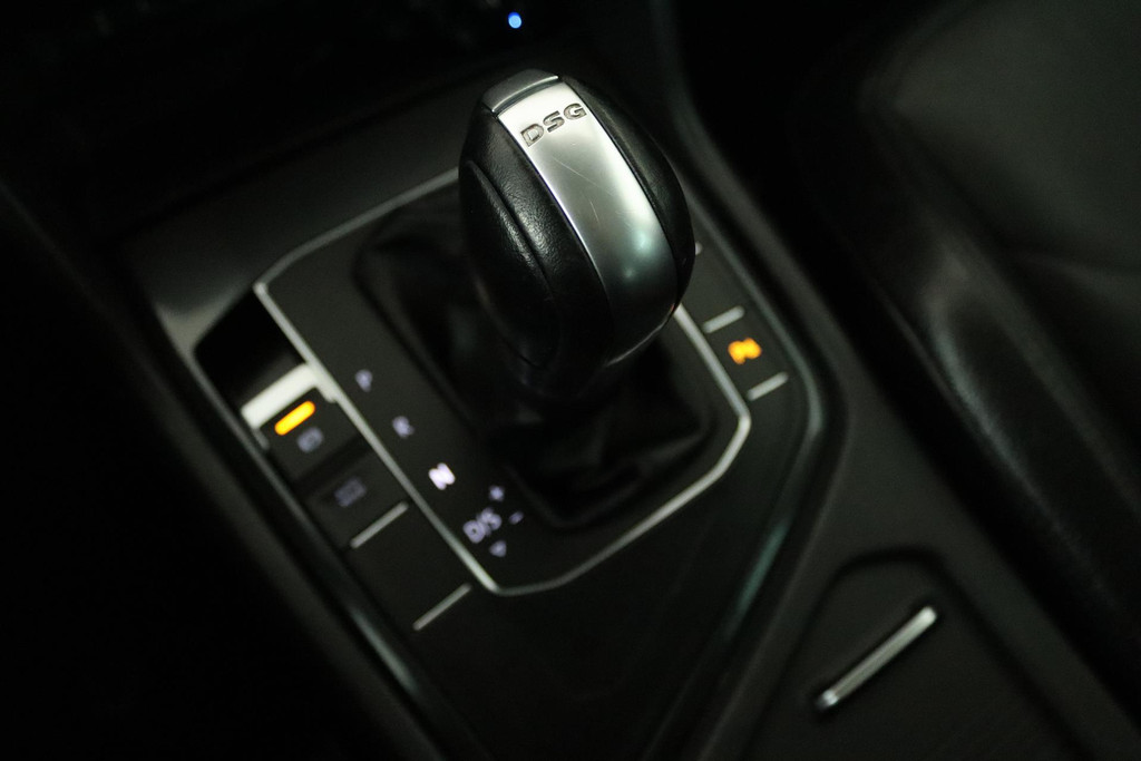 
Volkswagen Tiguan 1.4 TSI ACT Highline (PANORAMADAK, TREKHAAK, STOELVERWARMING, LEER, PARKEERSENSOREN, GOED ONDERHOUDEN) vol									