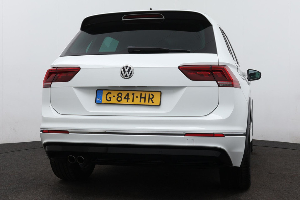
Volkswagen Tiguan 1.5 TSI ACT Highline Business R Automaat (Goed ondH, Navi, PDC, Adaptive, Virtual Cockpit, NL-auto) vol									