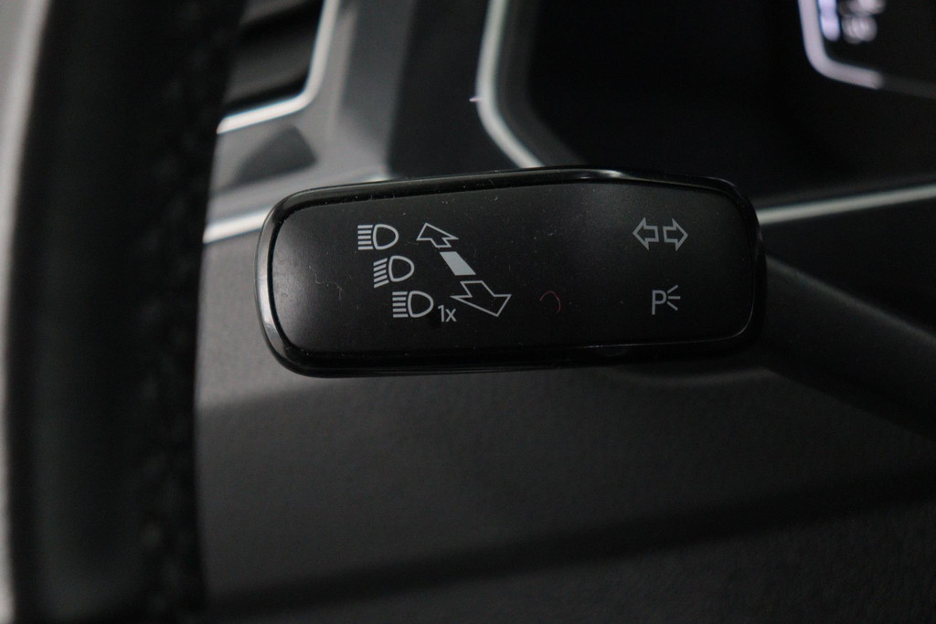 
Volkswagen Tiguan 1.5 TSI ACT Highline Business R Automaat (Goed ondH, Navi, PDC, Adaptive, Virtual Cockpit, NL-auto) vol									